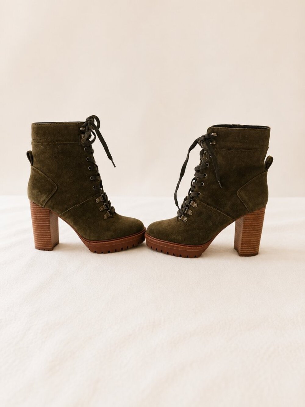 Vince Camuto Emerson Olive Green Suede Lace-Up Combat Block Heel Boots Size 8